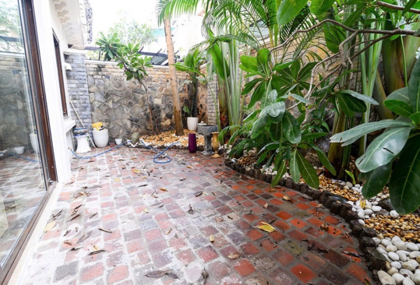 Simple house for rent in Ciputra, Tay Ho, Ha Noi